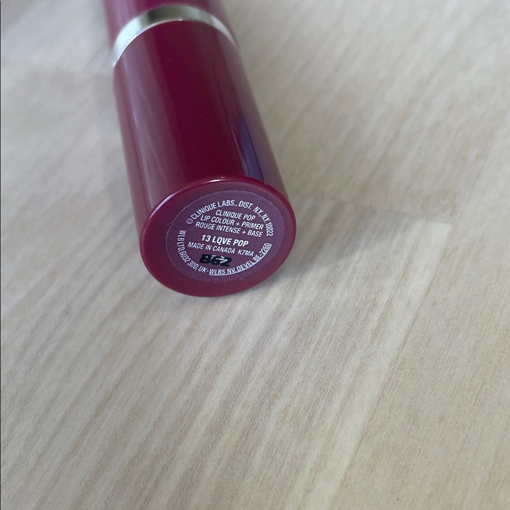 NIP Clinique Lipstick, Travel Items with Marimekko Cosmetic Bag - Picture 6 of 10